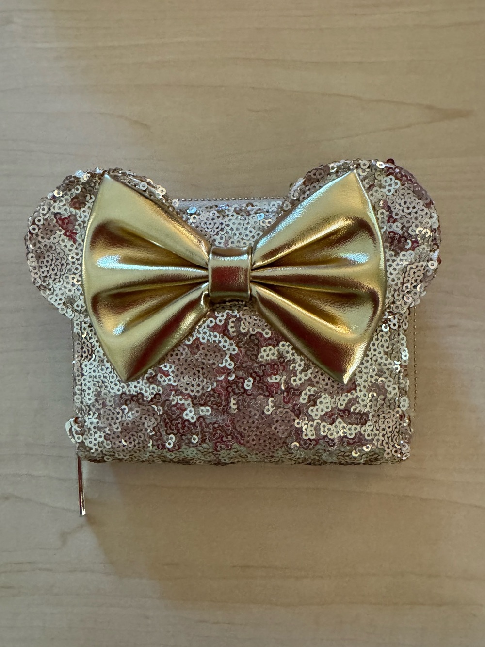 Disney Parks x Loungefly Minnie Mouse Gold Sequin Wallet NWOT - Picture 4 of 7
